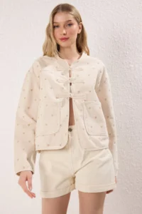 TRENDYOLMİLLA More Sustainable Ecru Heart Embroidered Pocket Detail DENIM Jacket - Image 5