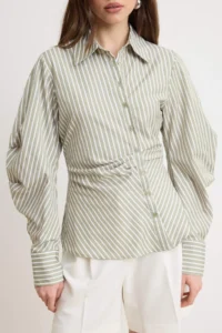 TRENDYOLMİLLA Green-Multicolored Balloon Sleeve Detailed Waist Fitting Asymmetric Fitted Shirt - Image 3
