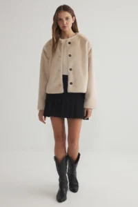 TRENDYOLMİLLA Ecru Regular Pattern Fur Jacket Coat - Image 2