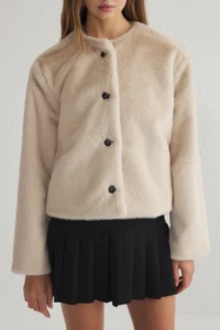 TRENDYOLMİLLA Ecru Regular Pattern Fur Jacket Coat - Image 3