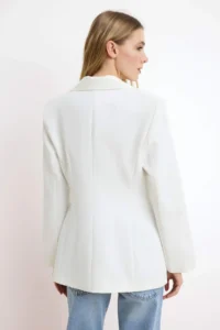 TRENDYOLMİLLA WHITE Fitted Accessory Button Collar Detailed Lined padded Blazer Jacket - Image 5