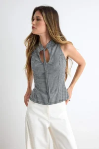 TRENDYOLMİLLA Black Checkered Fitted Keyhole Collar Sleeveless Binding Detailed textured Knitting Blouse - Image 2