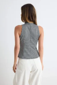 TRENDYOLMİLLA Black Checkered Fitted Keyhole Collar Sleeveless Binding Detailed textured Knitting Blouse - Image 4