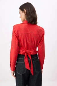 TRENDYOLMİLLA Red padded Fisto Tie Back Shirt - Image 3