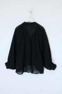 TRENDYOLMİLLA Black Thin Draped Balloon Sleeve Weaving Shirt - Image 6