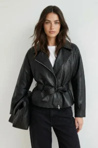 TRENDYOLMİLLA Black Regular Pattern Belted Faux Leather Coat