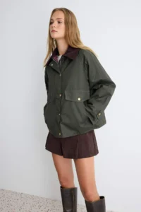 TRENDYOLMİLLA Khaki Regular Pattern Patterned Lined Coat - Image 4