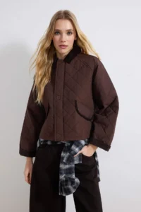 TRENDYOLMİLLA Brown Quilted Velvet Collar Regular Coat