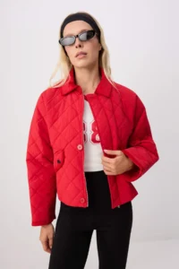 TRENDYOLMİLLA Red Quilted Velvet Collar Regular Coat - Image 5