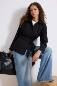 TRENDYOLMİLLA Black Oversized Belted Short Trench Coat - Image 3