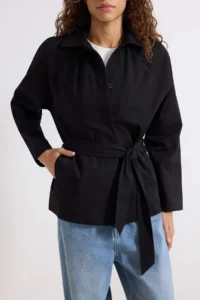 TRENDYOLMİLLA Black Oversized Belted Short Trench Coat - Image 5