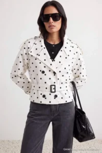 TRENDYOLMİLLA Multicolored Polka Dot Regular High Neck Arched Gabardine Short Trench Coat - Image 3