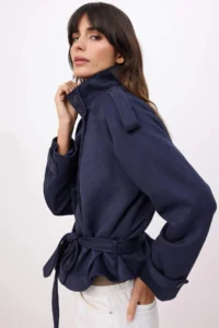 TRENDYOLMİLLA NAVY BLUE Regular High Neck Arched Short Suede Trench Coat