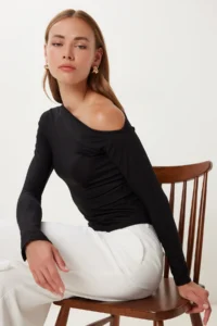 Happiness İstanbul Women Black Asymmetric slit Knitting Blouse - Image 4