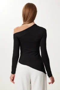 Happiness İstanbul Women Black Asymmetric slit Knitting Blouse - Image 5