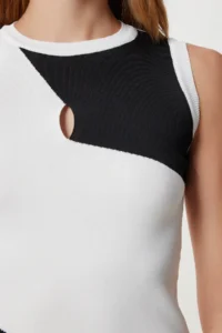 Happiness İstanbul Women's White Black Contrast Color Stretchy Knitwear Blouse - Image 4