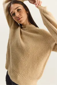 Bianco Lucci Women's Beige Crew Neck Raglan Sleeve Knitted Patterned Soft Textured Knitwear Sweater - Image 3