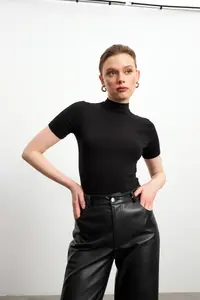 Bipantolon Women's 3 Pack Black Bitter Brown White Short Sleeve Blouse - Image 2