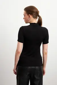 Bipantolon Women's 3 Pack Black Bitter Brown White Short Sleeve Blouse - Image 3