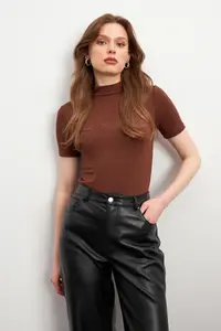 Bipantolon Women's 3 Pack Black Bitter Brown White Short Sleeve Blouse - Image 4