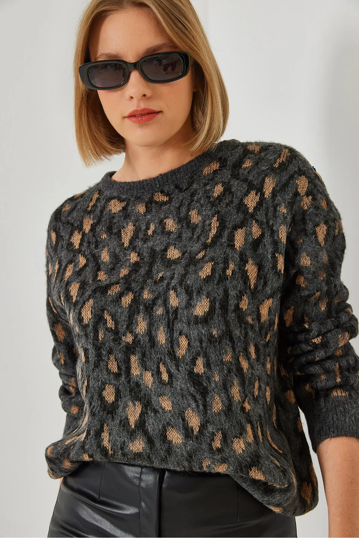 Bianco Lucci Women's Anthracite Crew Neck Patterned Knitwear Sweater 241191