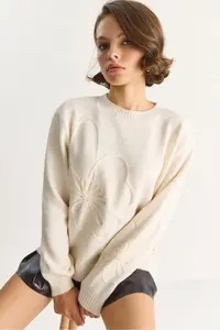 Bianco Lucci Women's Cream Soft Textured Flower Pattern Embroidered Knitwear Sweater 251085 - Image 4