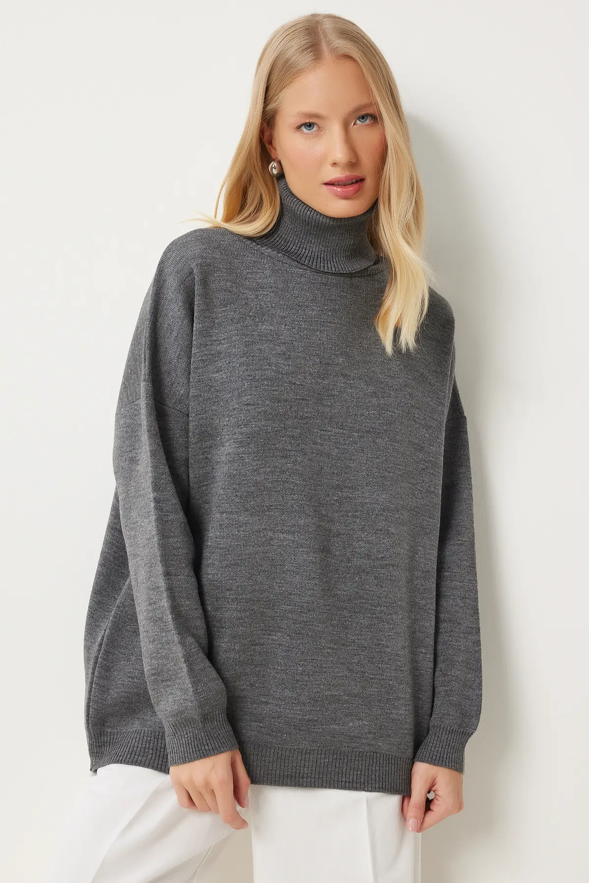 Happiness İstanbul Women's Gray Turtleneck Oversize Knitwear Sweater