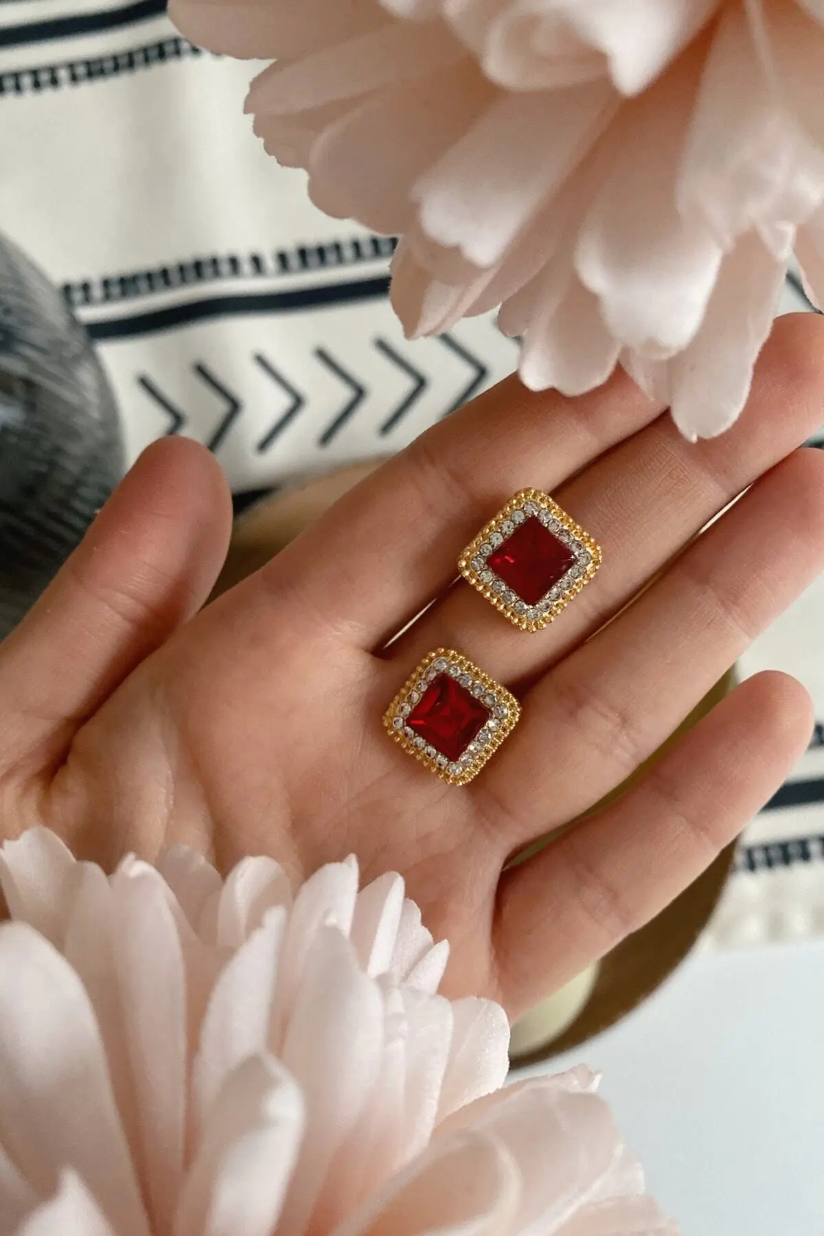 Glaren Minimal Square Red Rocky Evening Gown Women Earrings