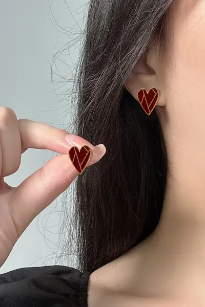 Glaren Burgundy Enameled Small Heart Women Earrings