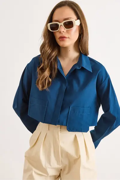 Olalook Women's Navy Blue Pocket Detailed Crop Woven Shirt