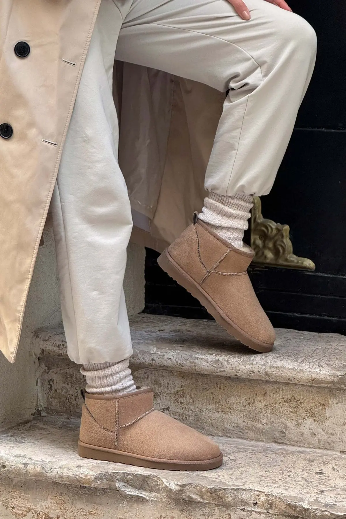 NSN-ISMUGG_Dark_Beige_Suede_1