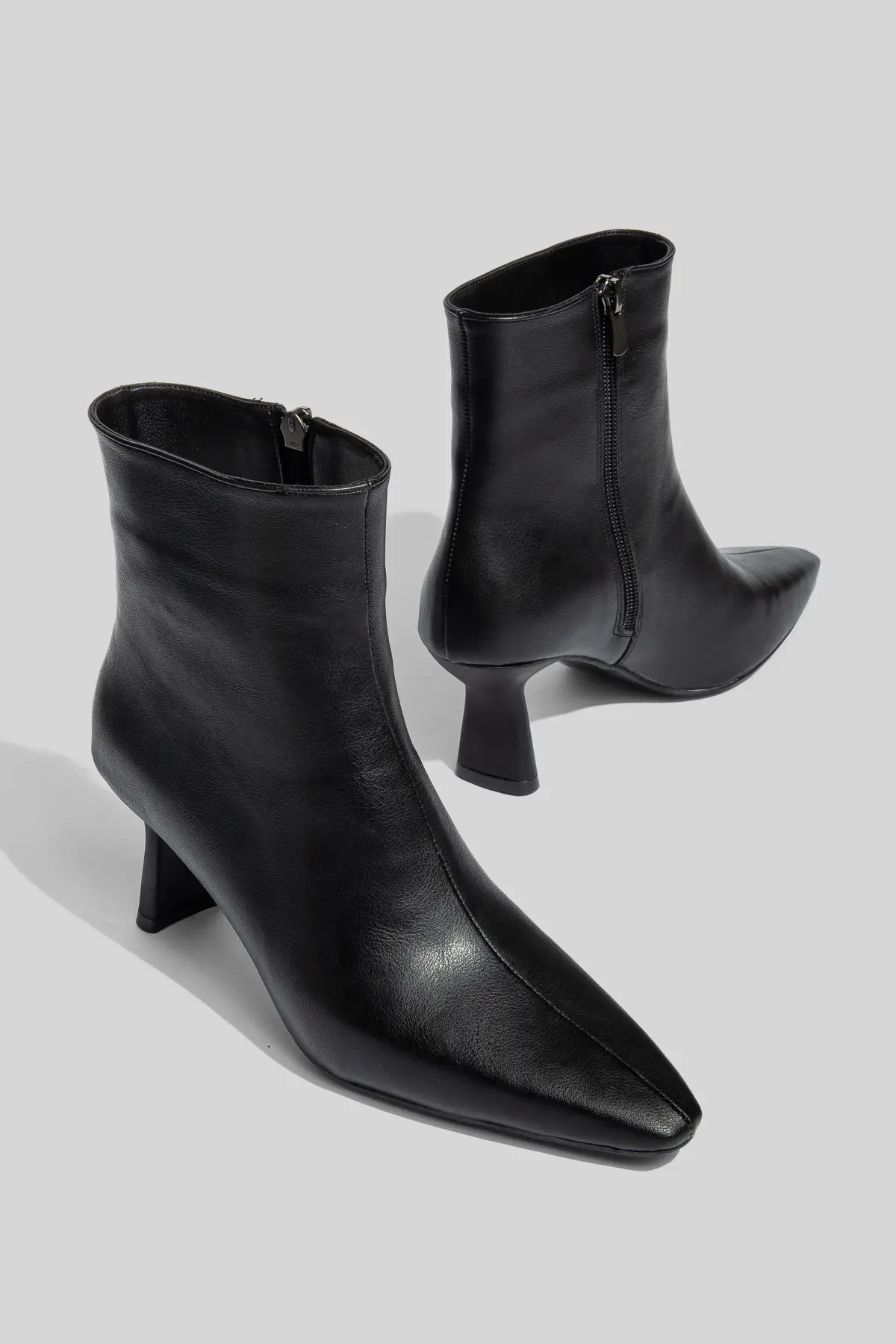 ONAR-BLACK-LEATHER_1