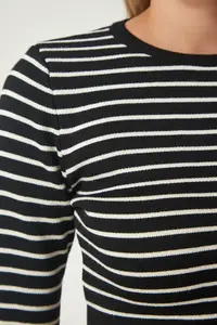 Happiness İstanbul Women Black Striped Crop Knitwear Sweater - Image 5