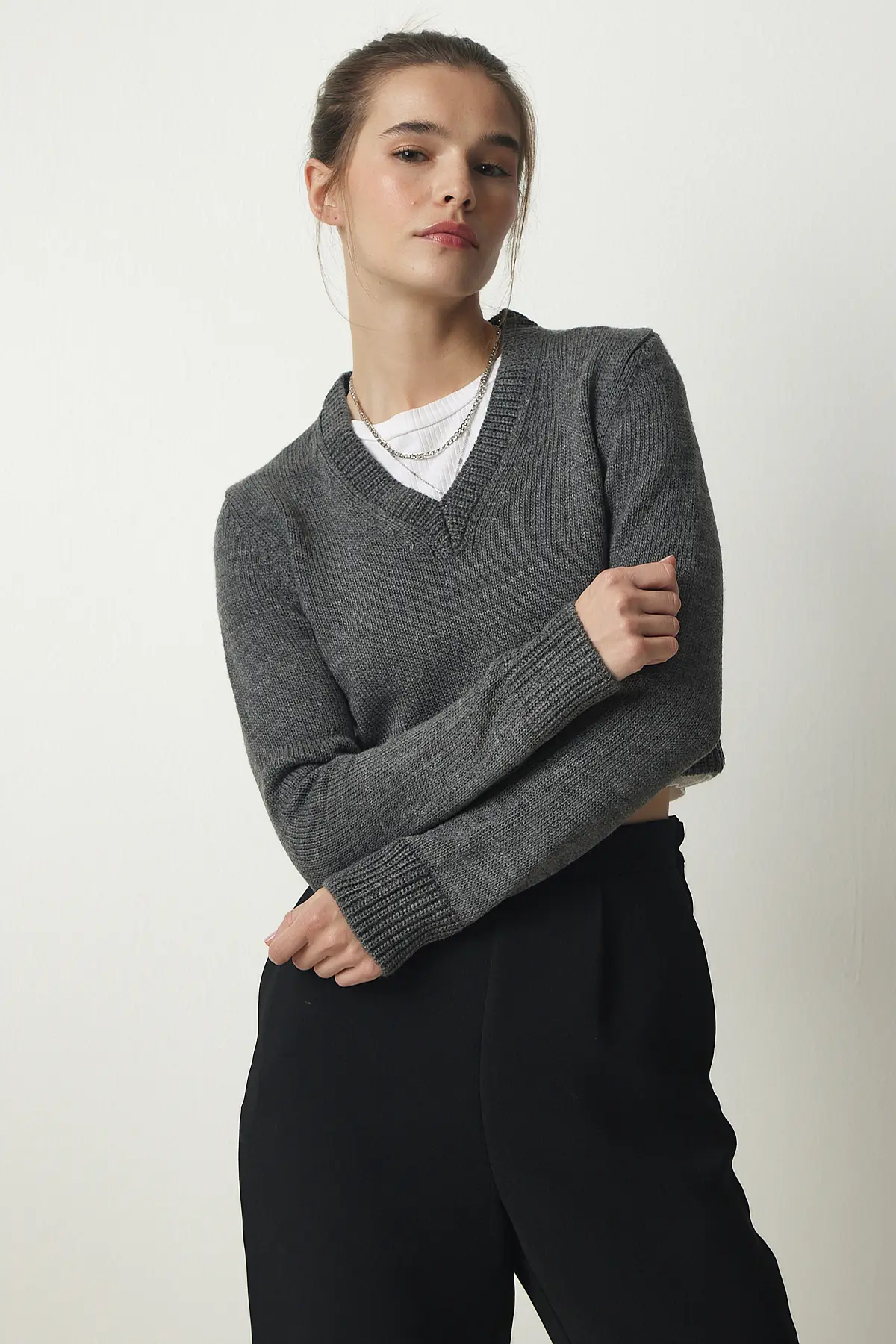Happiness İstanbul Women Anthracite V-neck Crop Knitwear Sweater