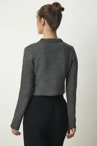 Happiness İstanbul Women Anthracite V-neck Crop Knitwear Sweater - Image 5