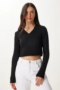 Happiness İstanbul Women Black V-neck Crop Knitwear Sweater