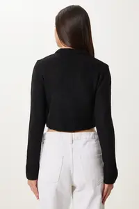 Happiness İstanbul Women Black V-neck Crop Knitwear Sweater - Image 4