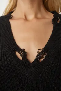 Happiness İstanbul Women's Black Ripped Detailed V-Neck Knitwear Sweater - Image 5