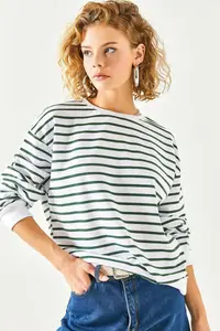 Olalook Women's White Emerald Green Basic Soft Textured Loose Sweatshirt - Image 2