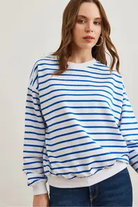 Olalook Women's White Saks Blue Basic Soft Textured Loose Sweatshirt - Image 3