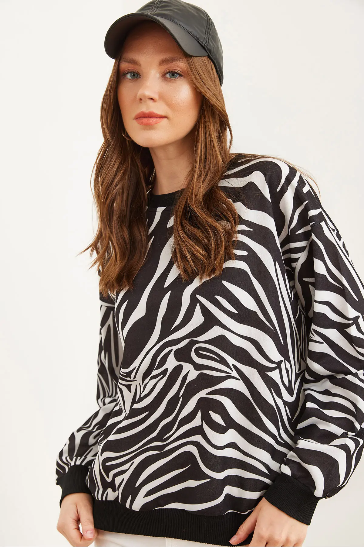 Olalook Women's Zebra Basic Soft Textured Loose Sweatshirt