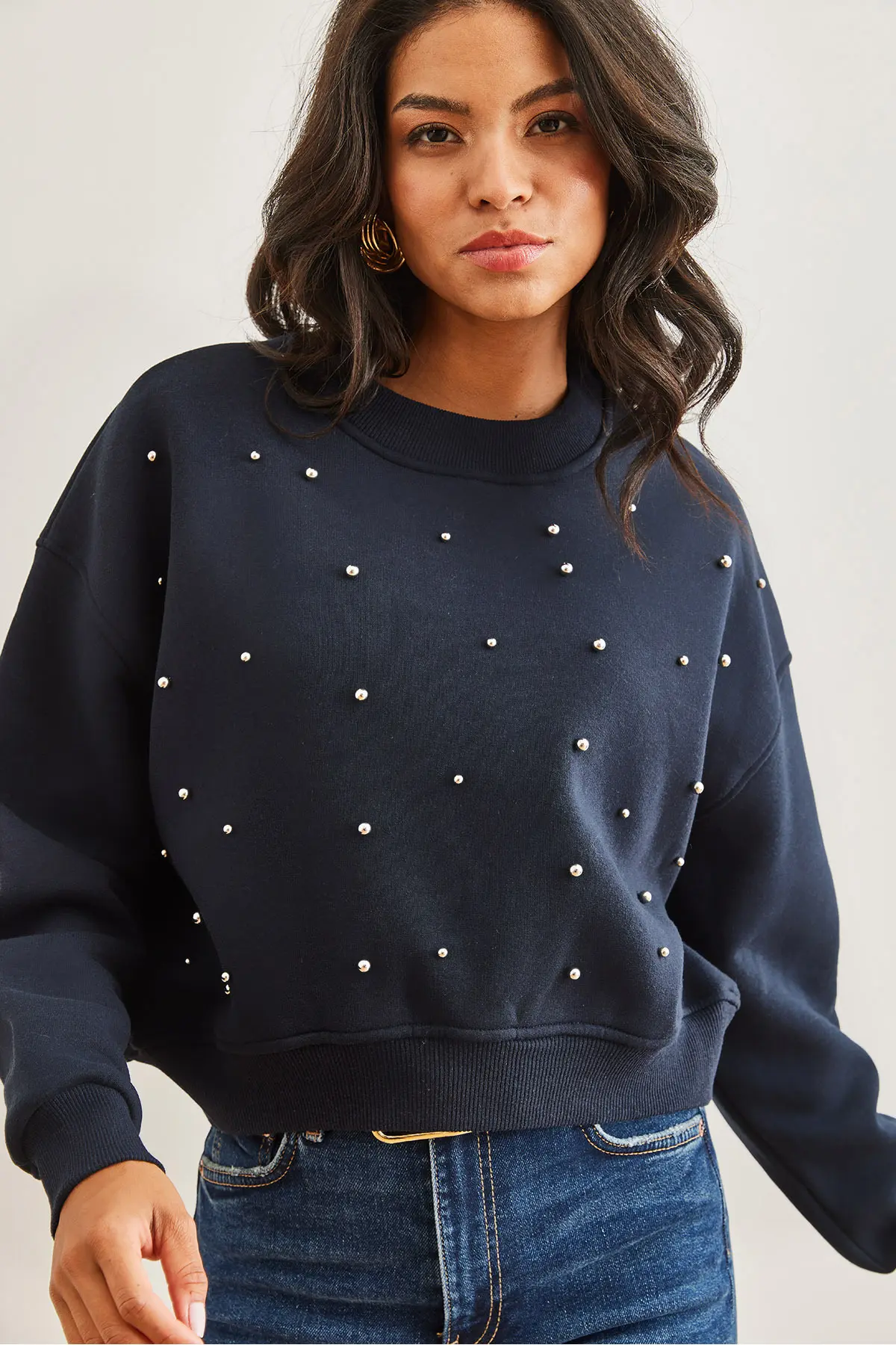 Olalook Women's Navy Blue Pearl Detailed Rose Crop Thick Sweatshirt