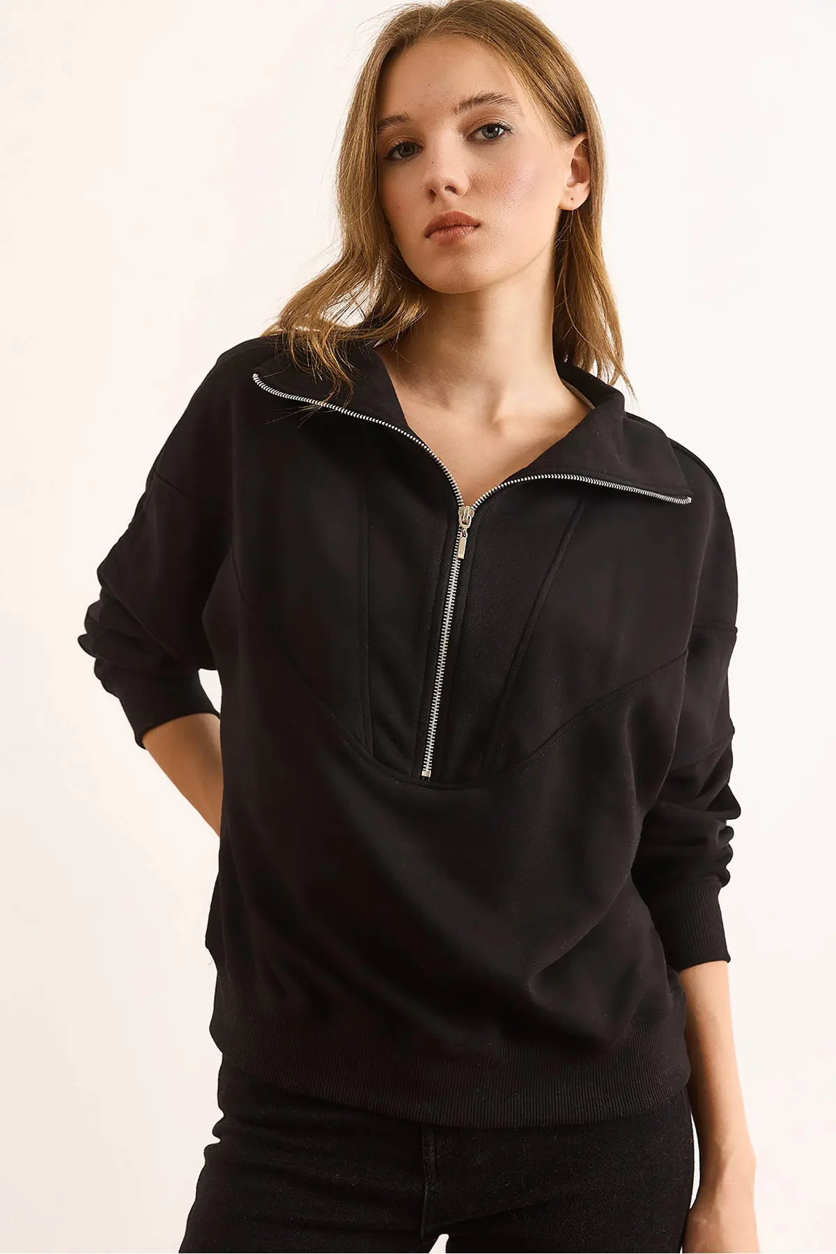Olalook Women's Black Stitching Detailed Zippered Thick Sweatshirt