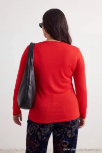 Trendyol Curve Red Soft Fabric V-neck Fitted Flexible Knitting Plus Size Blouse - Image 2