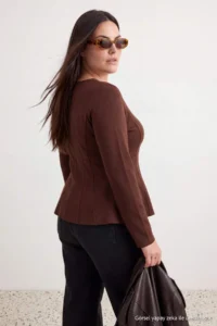Trendyol Curve Brown interlock Knitting Plus Size Blouse - Image 4