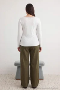 Trendyol Curve Ecru V-neck Lace Detailed Ribbed Fitted Cotton Flexible Knitting Blouse - Image 2
