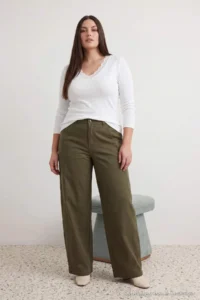 Trendyol Curve Ecru V-neck Lace Detailed Ribbed Fitted Cotton Flexible Knitting Blouse - Image 3