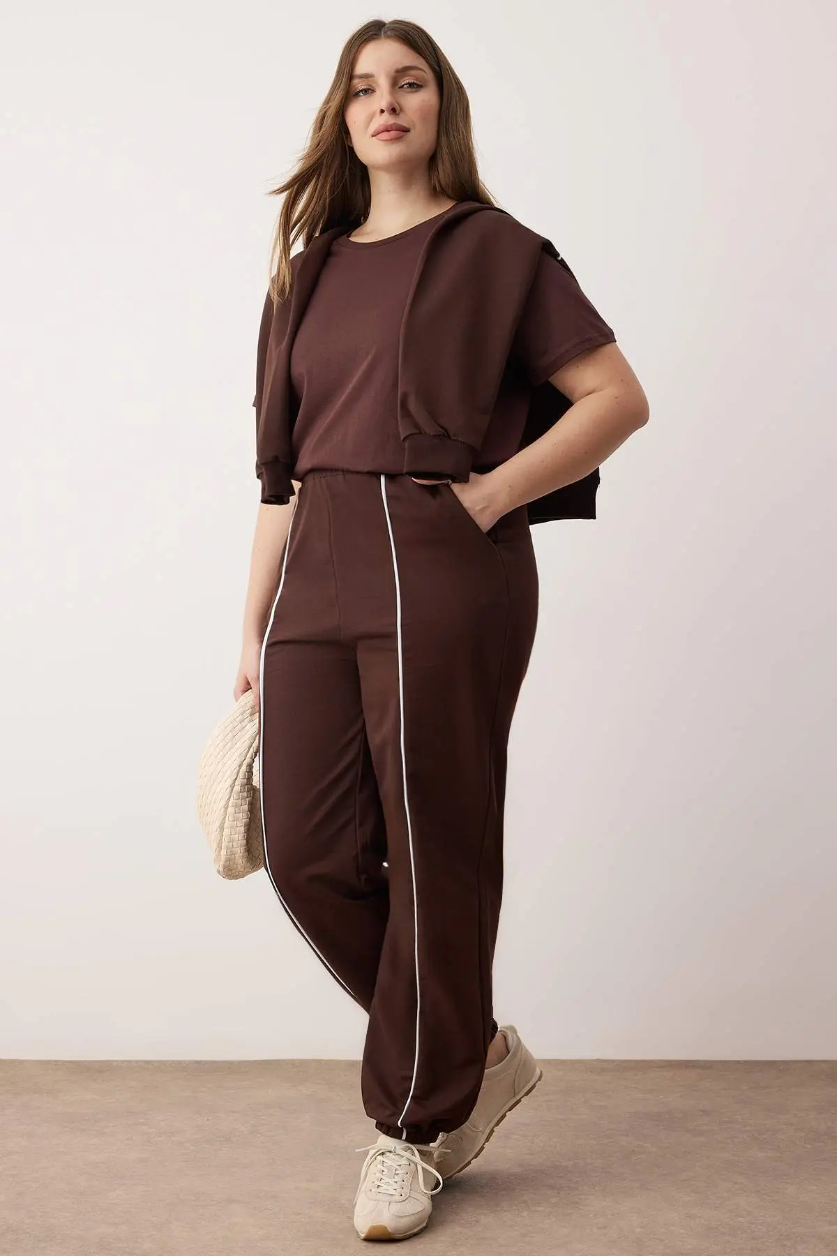 TBBAW26TS00010-DARK-BROWN_1