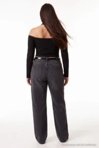 Trendyol Curve Black Black Square Neck Crop Knitting Blouse - Image 2