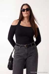 Trendyol Curve Black Black Square Neck Crop Knitting Blouse - Image 4